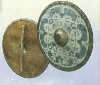 Щиты рыцарей (можно было, Лицевая тыльная, Лицевая тыльная стороны, тыльная стороны, XIII веке, были украшены)